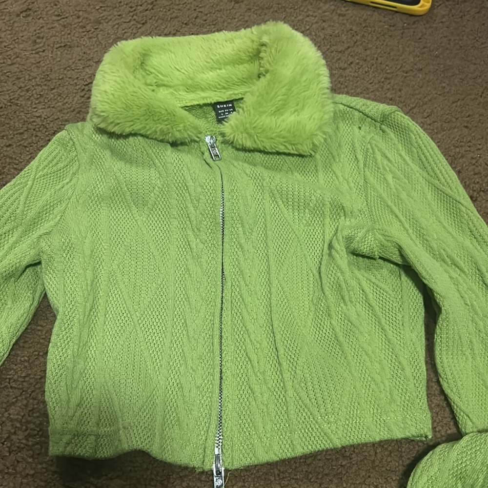 Crop top - Picture 3 of 6